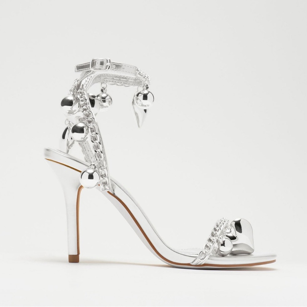 Charm heels